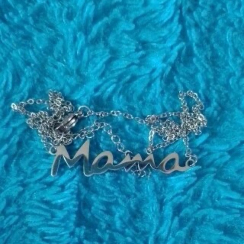 Mama Necklace - Picture 7 of 11